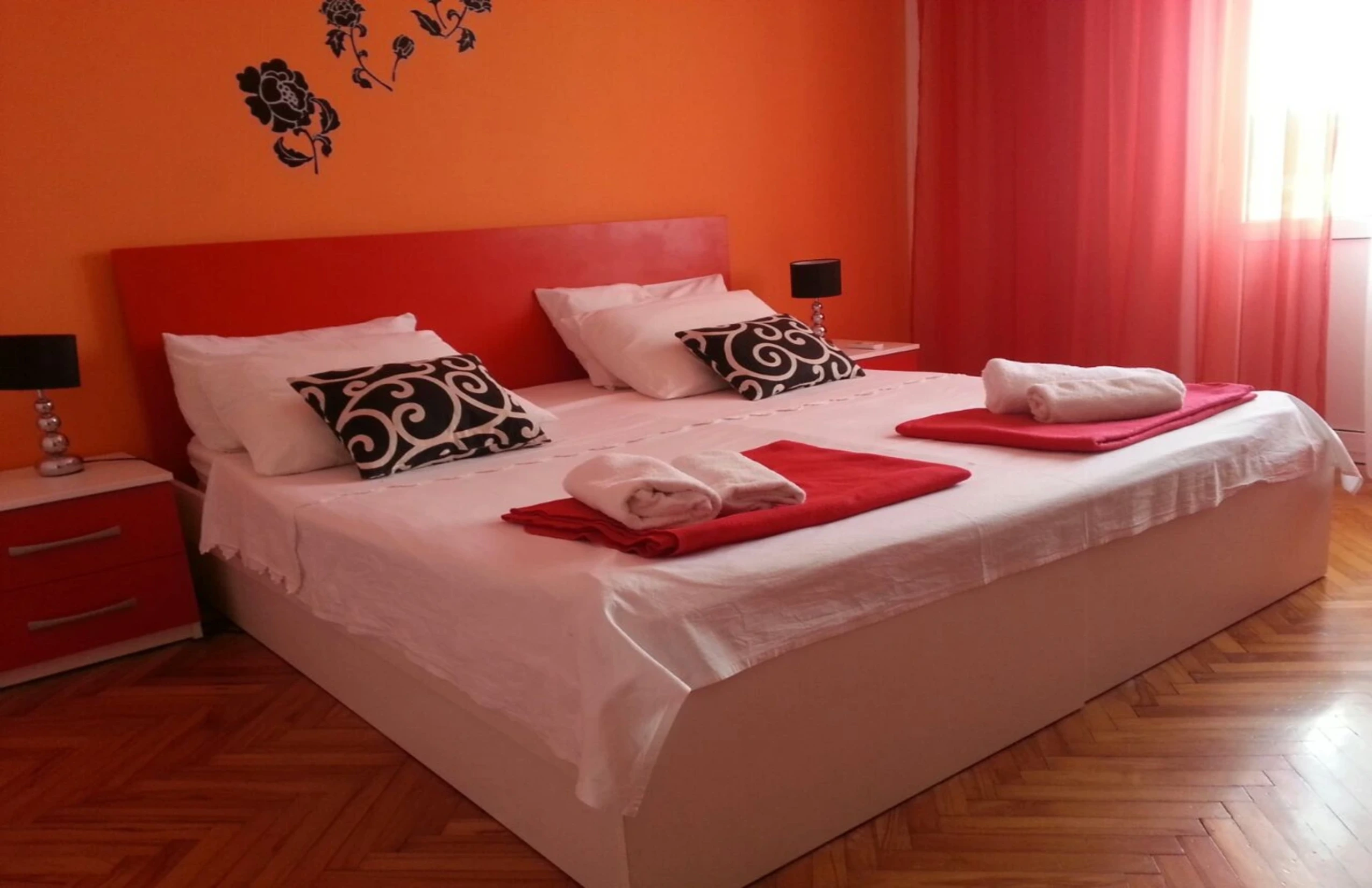 Two bedroom apartment with sea view