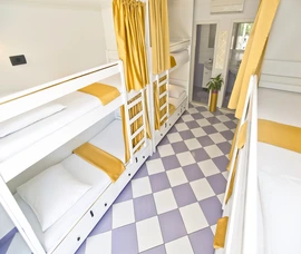 12 bed mixed dorm